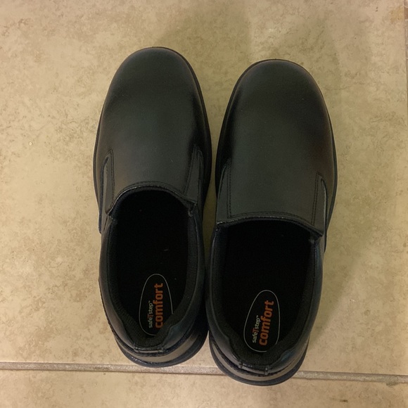 SafeTstep comfort black slip on sneakers. - Picture 4 of 5